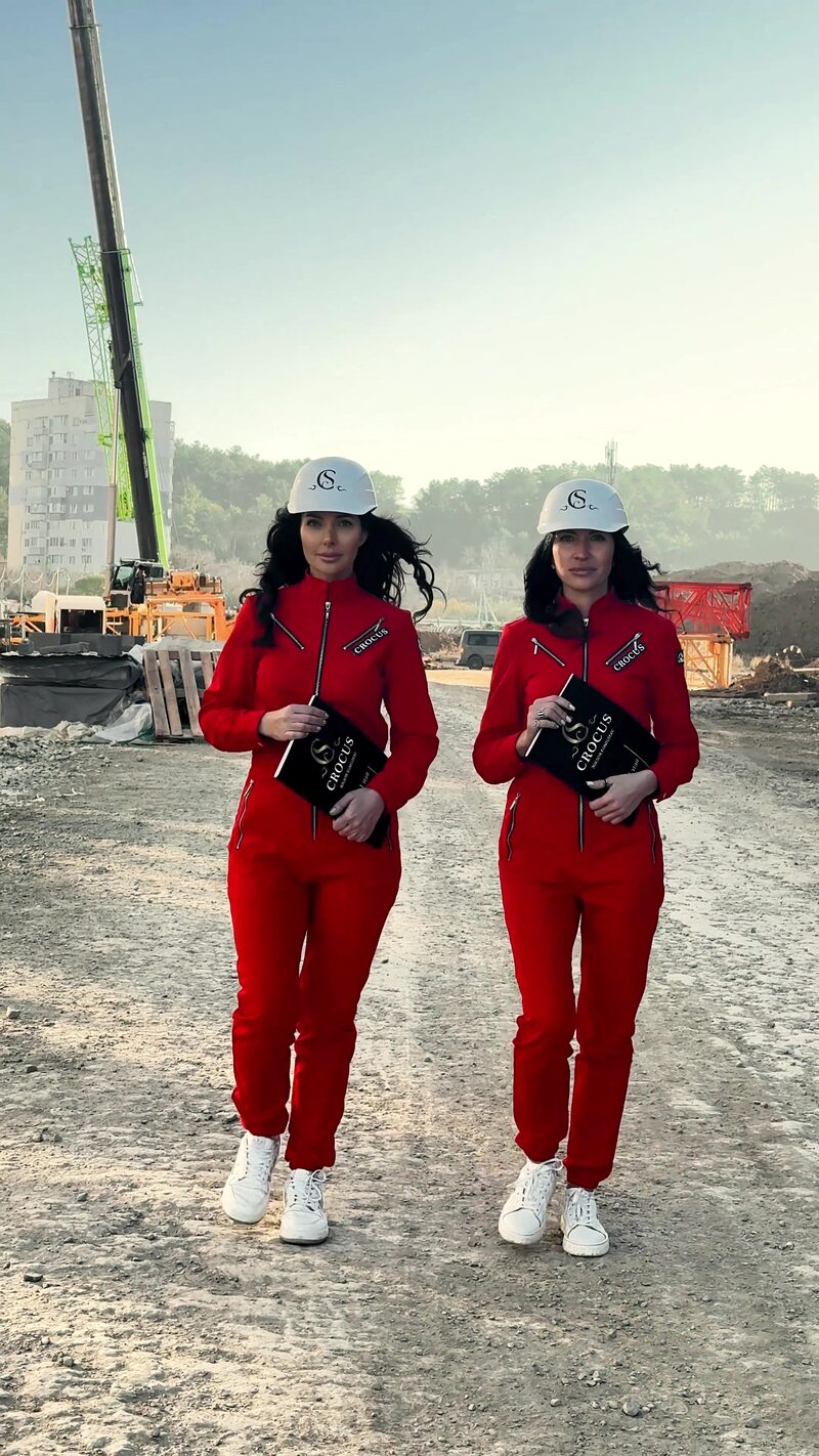 Специалисты на стройке